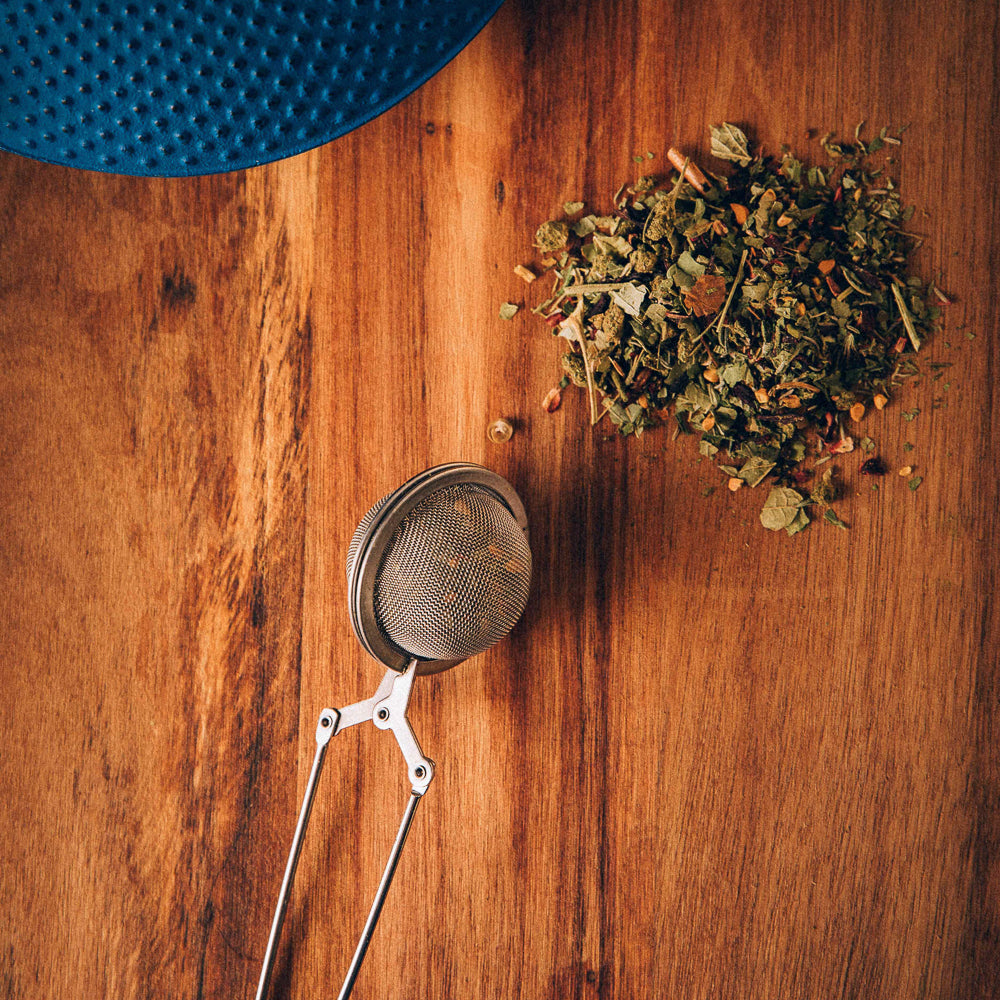 Herbes de la tisane nature de l'aube de la marque Cb'dé